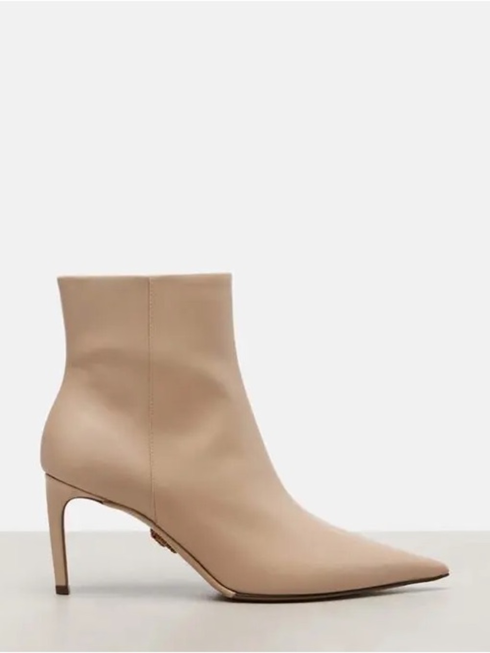 DOLCE & GABBANA
Leather Ankle Boots - Beige